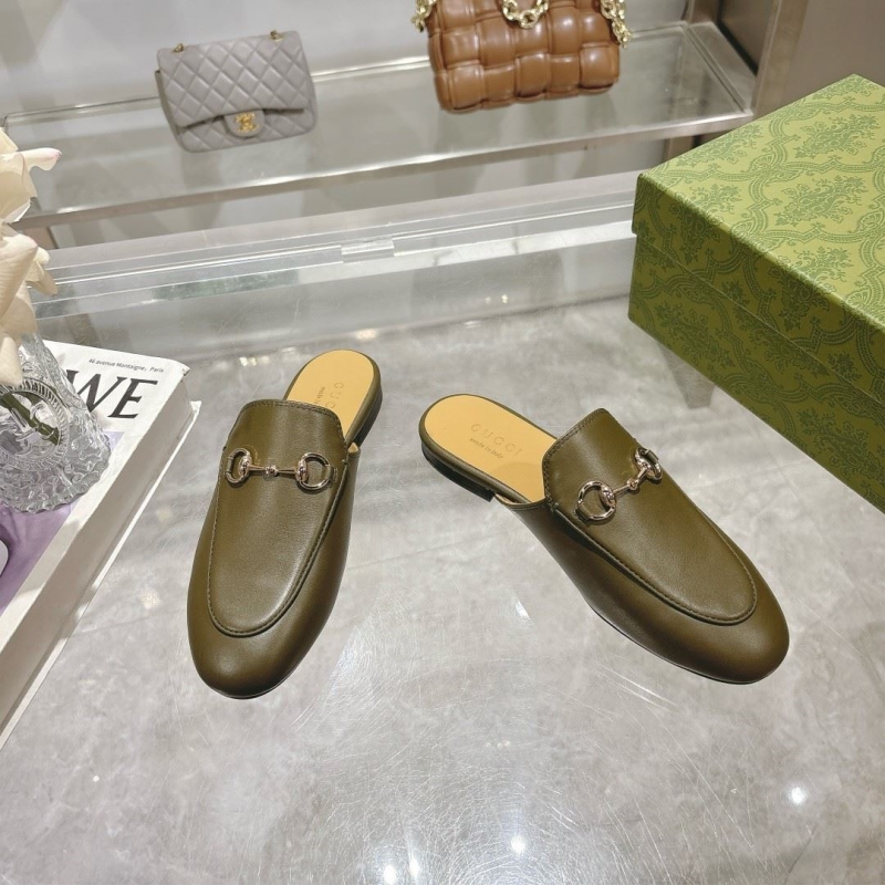 G*u*i slippers